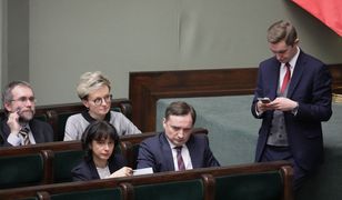 Ponad 200 tys. zł w ministerialnych kwartalnikach. Tak dorabiała była zastępczyni Ziobry