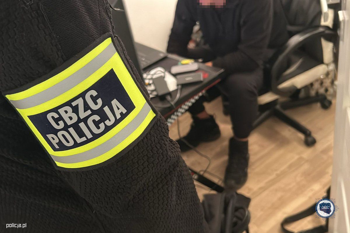 Globalny cios w cyberprzestępczość. Forum LeakBase z 142 tys. użytkowników zlikwidowane – w Polsce zatrzymano sześciu handlarzy skradzionymi danymi