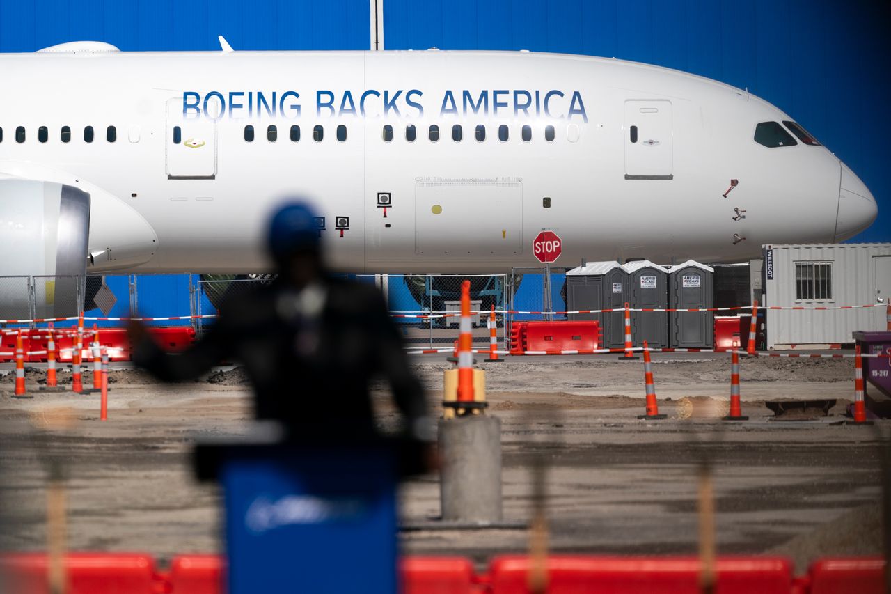 Boeing zakończył rok na plusie. Pomogła sprzedaż aktywów giganta