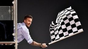 F1: David Beckham gościł na GP Bahrajnu. Machał flagą w szachownicę (galeria)