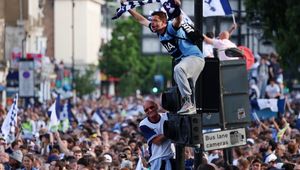 Istne szaleństwo w Londynie. Aż 150 tys. kibiców na fecie Tottenhamu