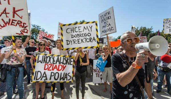 Protest we wrocławskim Teatrze Polskim po wyborze nowego dyrektora. „Nie niszczcie teatru”