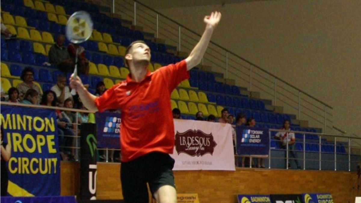 Paweł Śmiłowski w czasie meczu w badmintonie