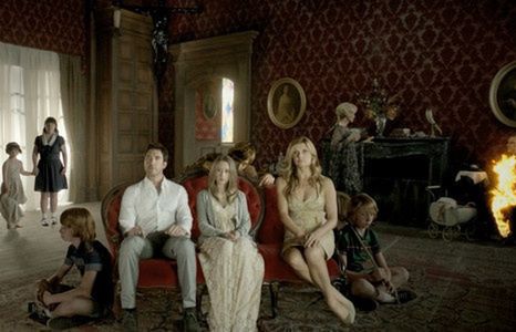 Lady Gaga melduje się w "American Horror Story: Hotel" (wideo)