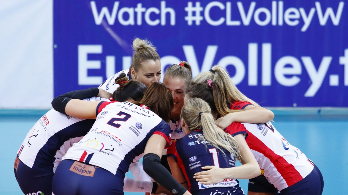 WP SportoweFakty / Justyna Serafin / Na zdjęciu: siatkarki Grotu Budowlanych Łódź