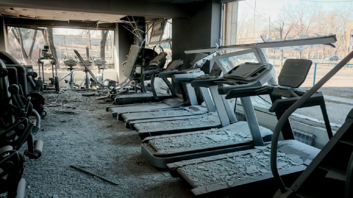 zniszczona siłownia w Kijowie