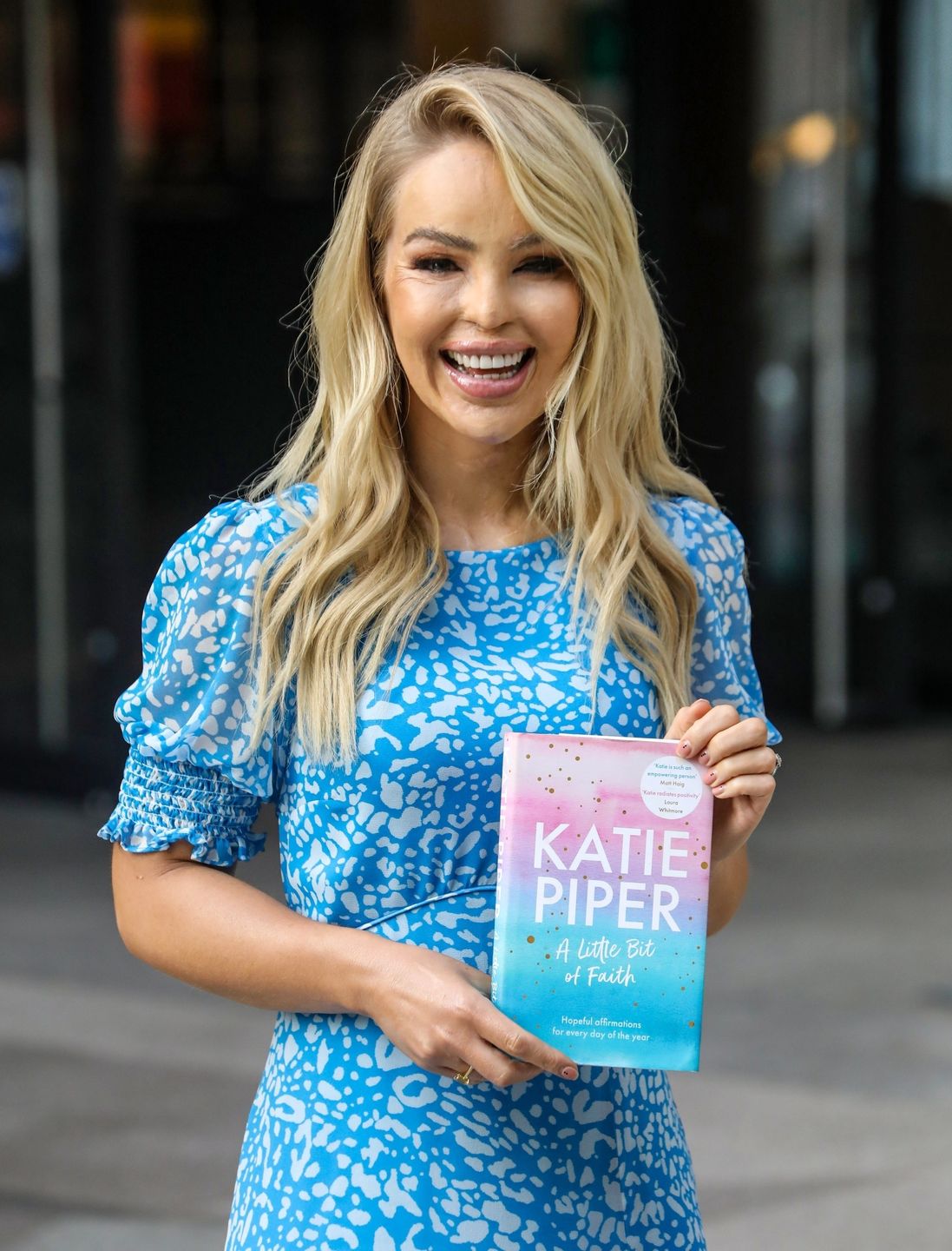 Ofiara ataku kwasem siarkowym Katie Piper promuje swoją dziewiątą książkę