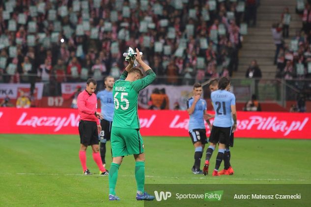 Po trzynastu latach od debiutu Boruc kończy karierę w kadrze meczem z Urugwajem (0:0)