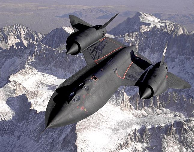 SR-71B Blackbird - dla operatorów radarów superszybki samolot mógł być przykładem UFO