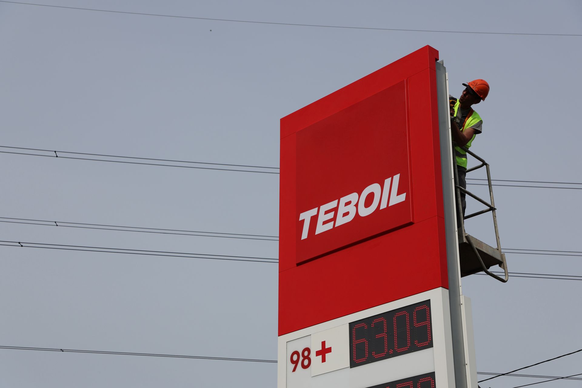 wiadomości,aktualności,WP Wiadomości Sankcje USA uderzają w fiński Teboil. Stacje paliw bez paliwa