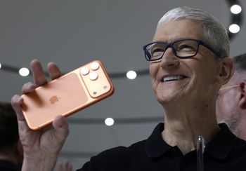 iPhone 17 - tyle zapłacisz za wymianę baterii lub ekranu. Apple podał koszty naprawy