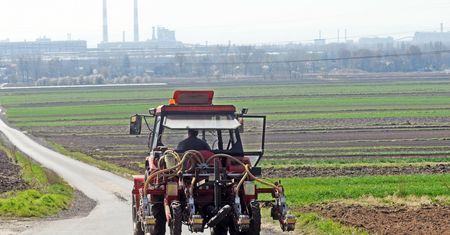 Ełk. Policjanci zatrzymali ciągnik rolniczy. Nie mogli uwierzyć, kto siedzi za kierownicą
