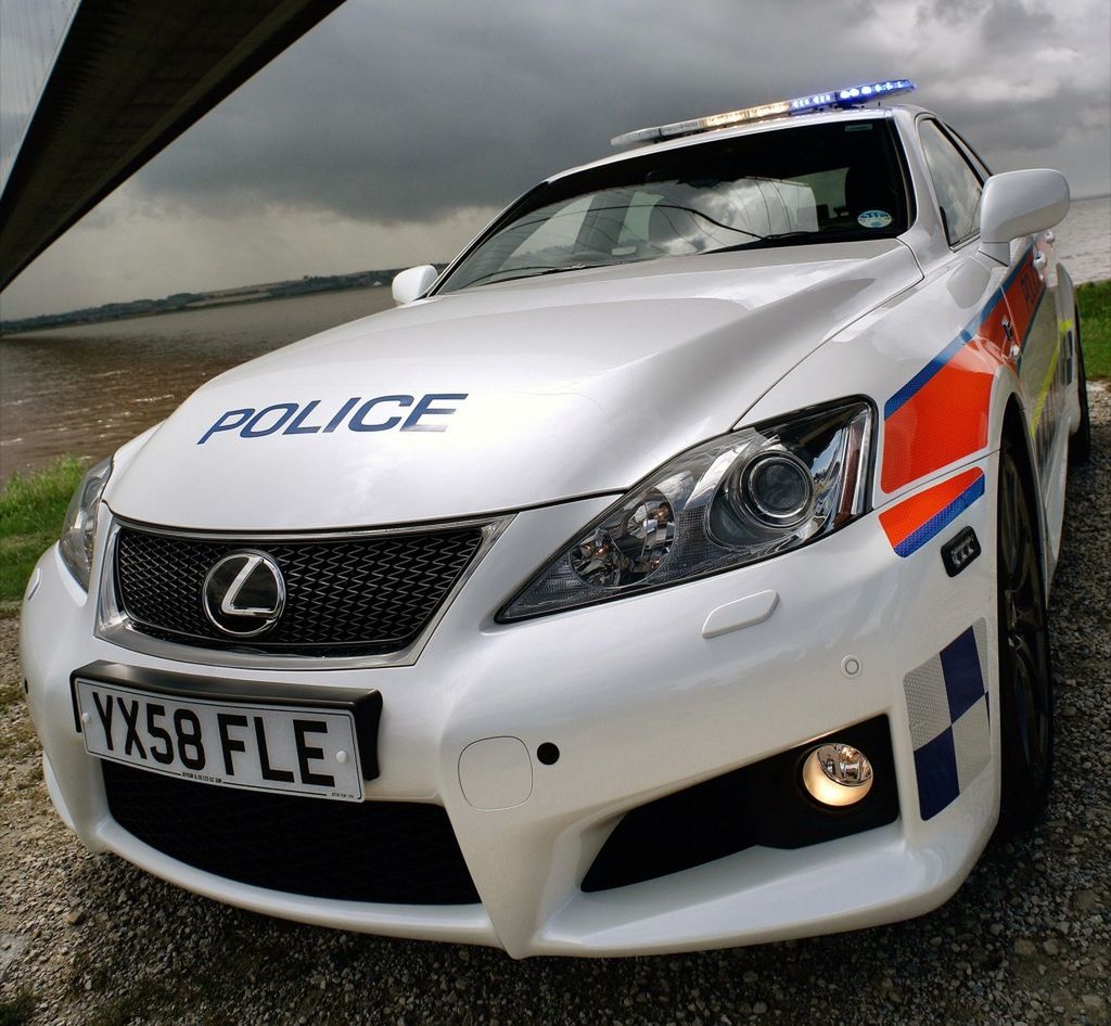 Policyjny Lexus IS-F