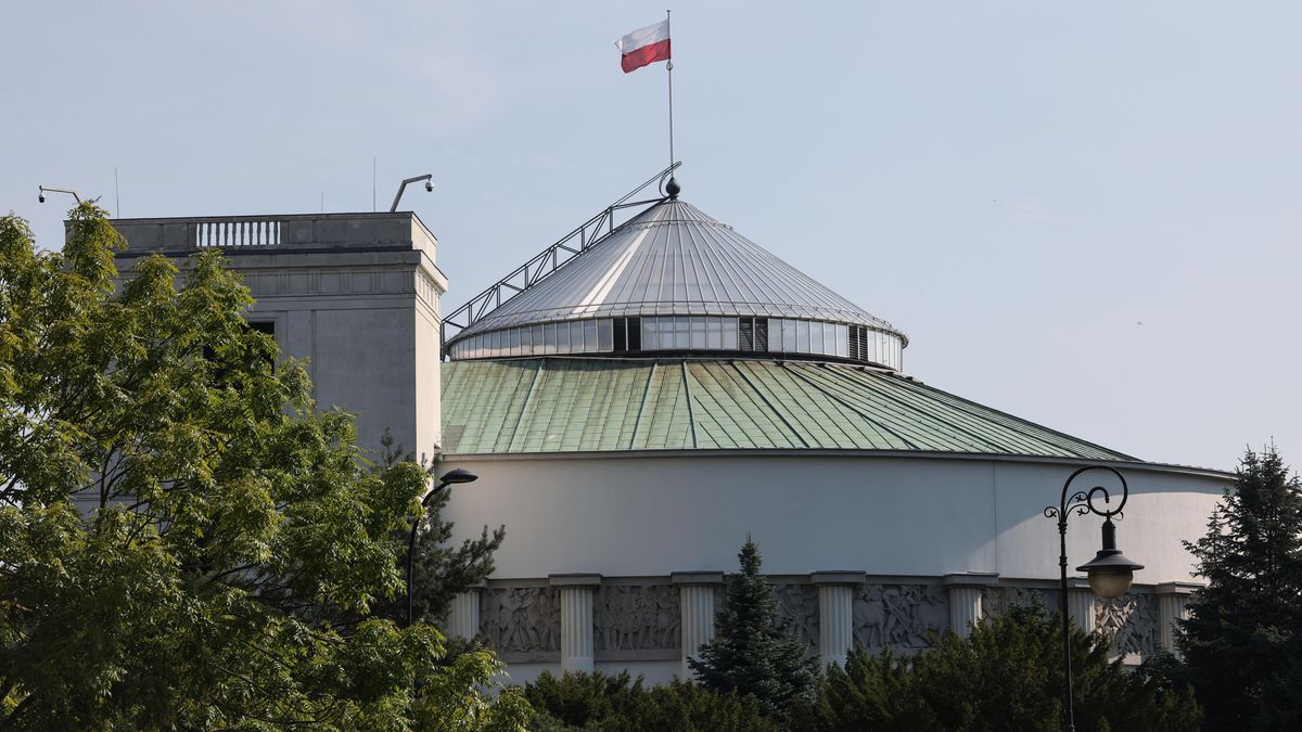Posłowie nie napiją się już alkoholu w Sejmie?