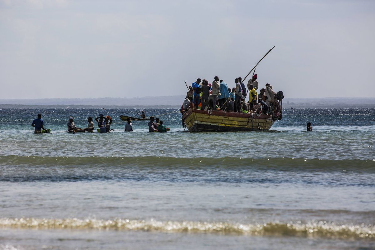 U wybrzeży Mozambiku zatonął prowizoryczny prom, zginęło ponad 90 osób. Zdjęcie ilustracyjne