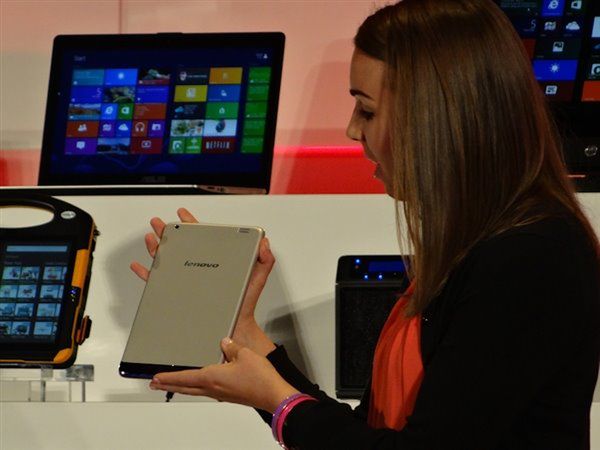 W skrócie: interaktywny koncept iOS 7, Galaxy S4 Active na wideo, 7-calowy tablet z Windowsem 8 2