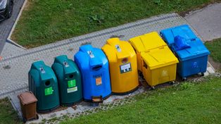 11 kolorów śmietników. O co chodzi w unijnym rozporządzeniu?