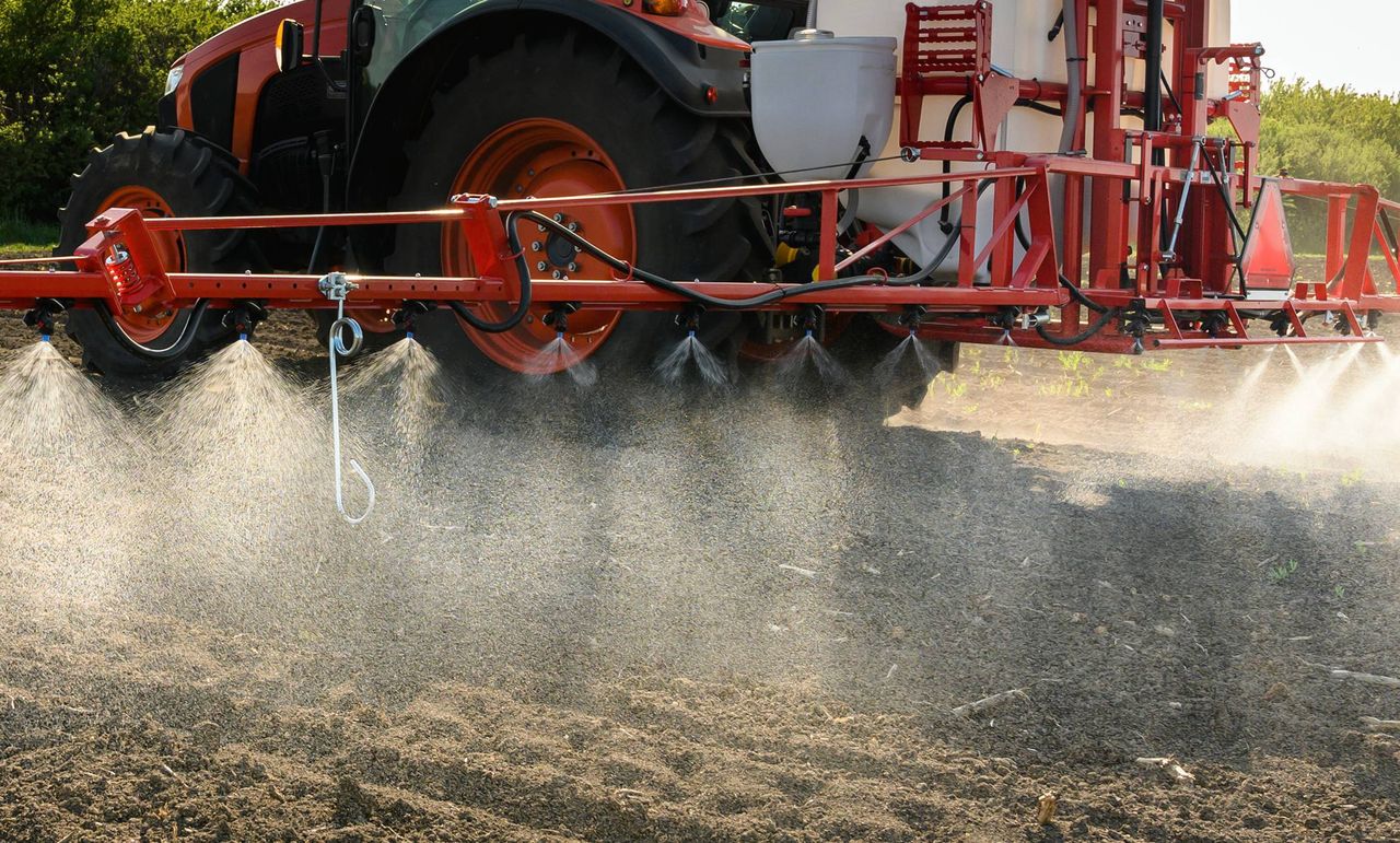 Rosyjskie nawozy zalały Polskę. Wiemy, jaką odpowiedź szykuje UE