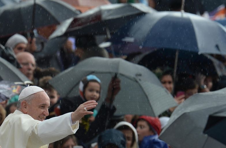 Papież Franciszek oddaje motocykl, by pomóc bezdomnym z Rzymu