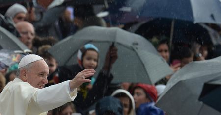 Papież ostrzega przed chciwością