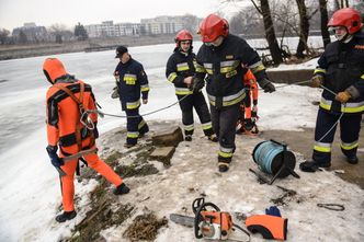 Niebezpieczny wypadek w lubuskiem. Pod mężczyzną załamał się lód