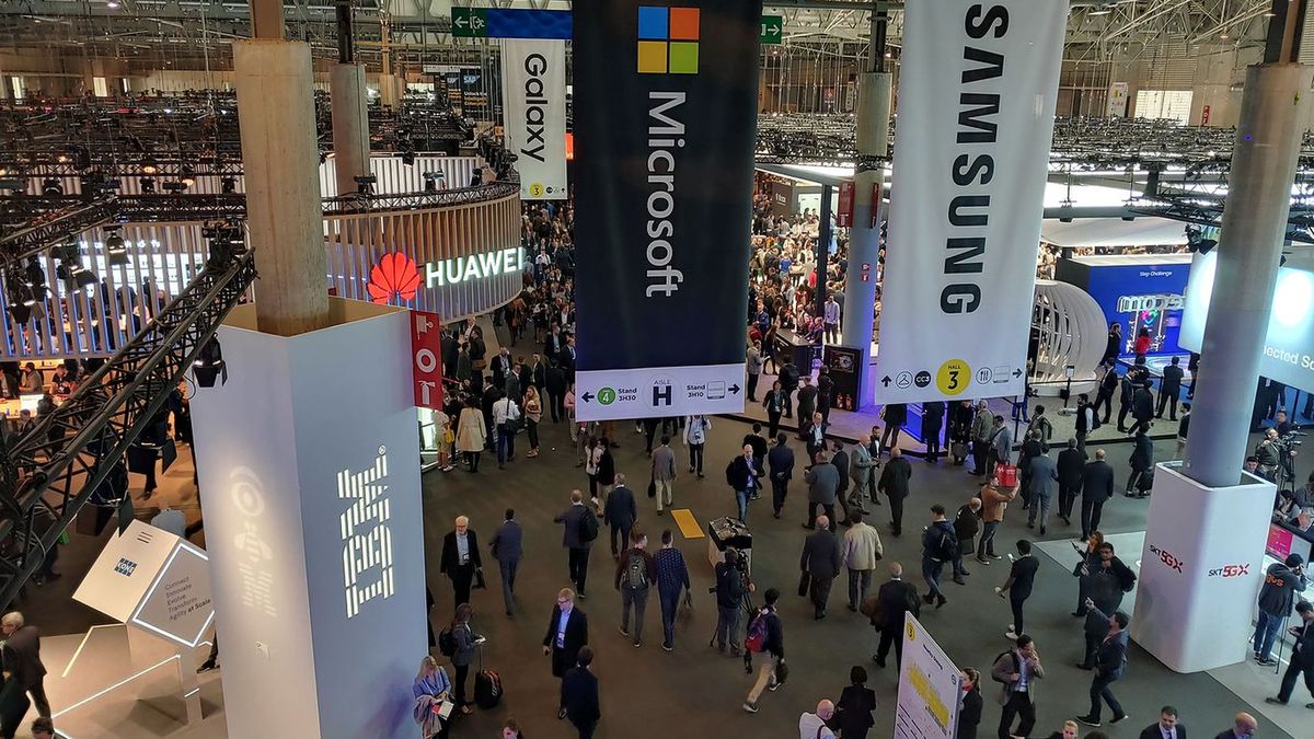 Przetasowanie w kalendarzu premier smartfonów. MWC 2021 przesunięte 1