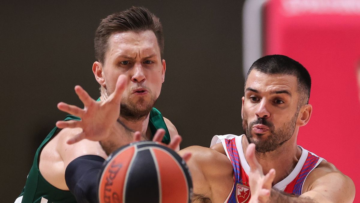 Zdjęcie okładkowe artykułu: Getty Images / Srdjan Stevanovic/Euroleague Basketball / Na zdjęciu: Mateusz Ponitka (po lewej)