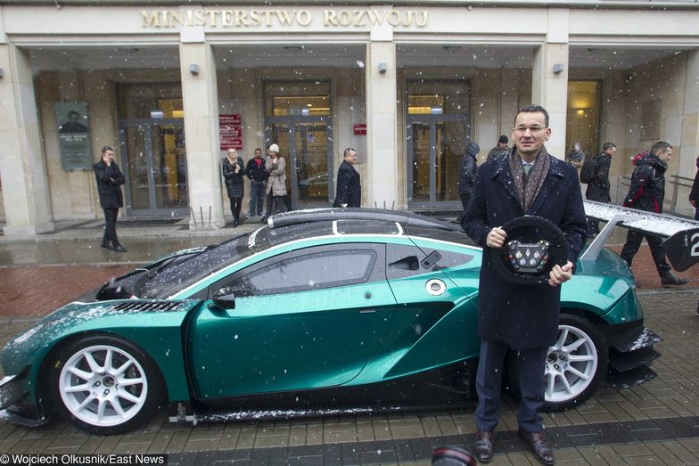 Wicepremier Morawiecki promował niedawno swoją osobą samochód Arrinera. Jego producent ma problemy z utrzymaniem się na powierzchni. Oby to nie było złe fatum dla samochodów elektrycznych