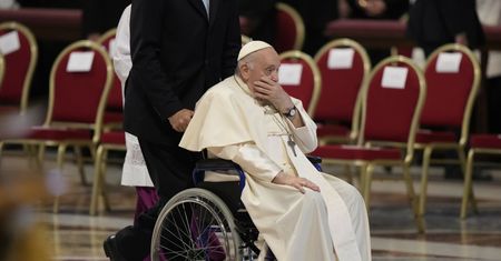 Papież Franciszek powinien abdykować? Polacy zabrali głos