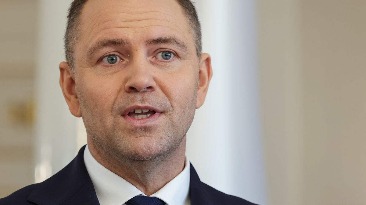 Helsinki, Finlandia, 09.09.2025. Prezydent RP Karol Nawrocki podczas spotkania z przedstawicielami mediów w Pałacu Prezydenckim w Helsinkach, 9 bm. Prezydent Karol Nawrocki jest z wizytą roboczą w Finlandii. (aldg) PAP/Albert Zawada