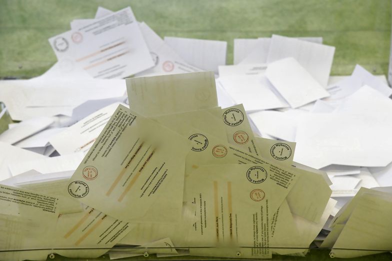 MSWiA nie zapłaciło za wydrukowanie 30 mln kart do głosowania.