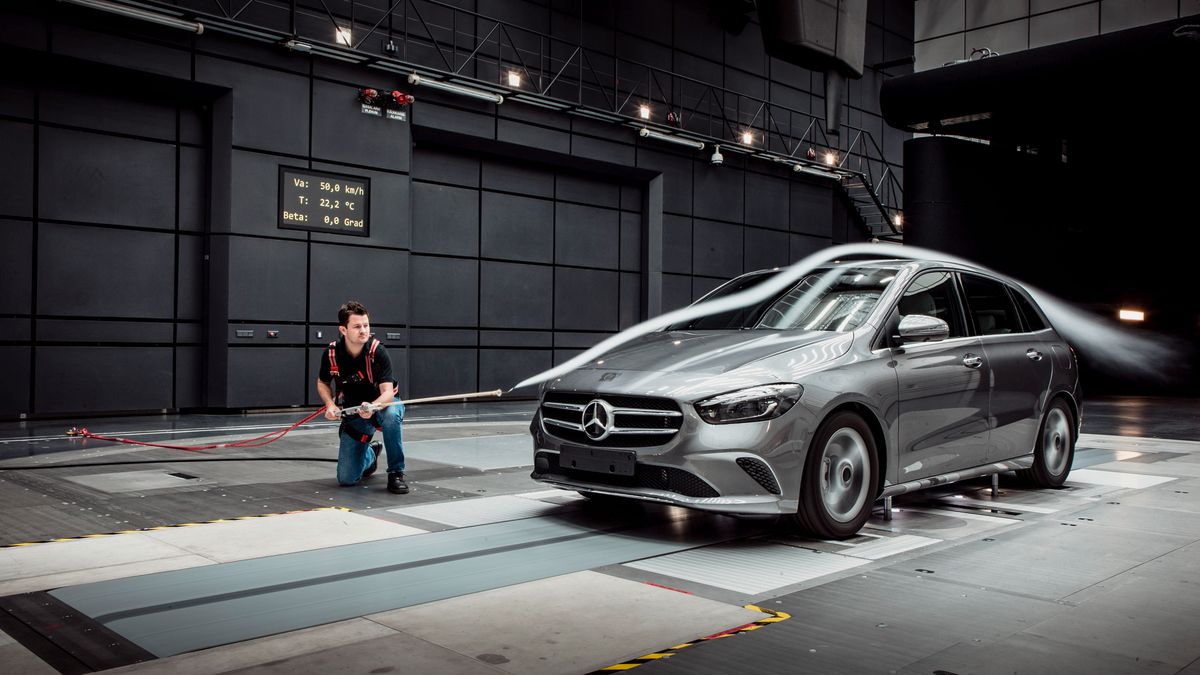 Mercedes Klasy B podczas prób aerodynamicznych