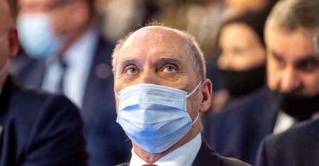Przełom ws. afery mailowej. Macierewicz "stanie w prawdzie"?