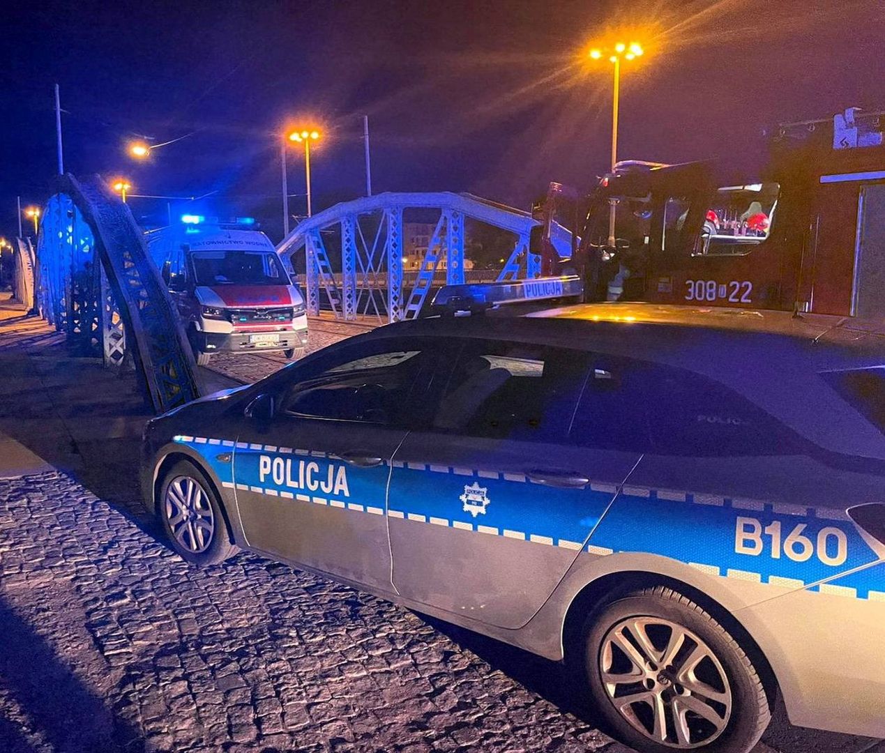 Pijana 41-latka chciała popływać nocą w Odrze we Wrocławiu