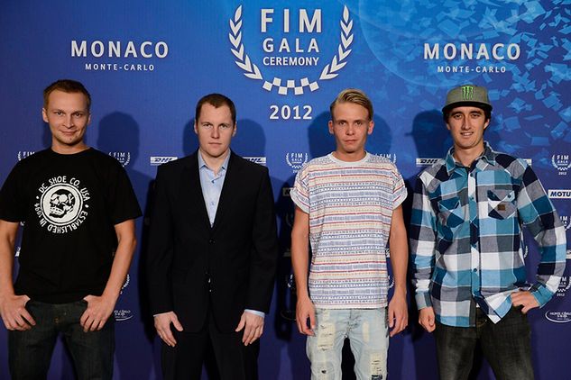 Podpis: Aktualni mistrzowie świata FIM w wyścigach torowych. Od lewej:  Joonas Kylmakorpi, Nikolai Krasnikov, Michael Jepsen Jensen, Chris  Holder