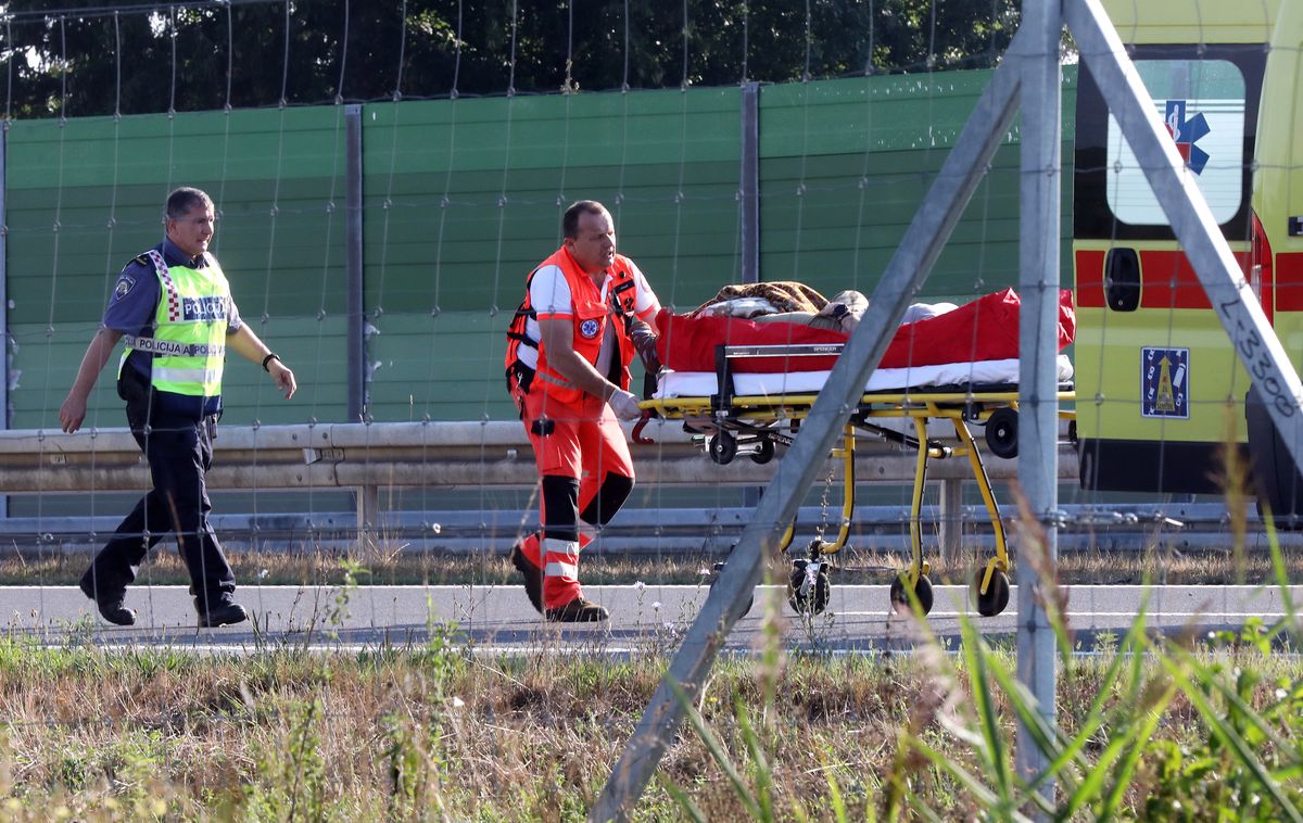 Wypadek w Chorwacji. MSZ o problemach z identyfikacją poszkodowanych. "Nikt nie nosi na szyi nieśmiertelnika"