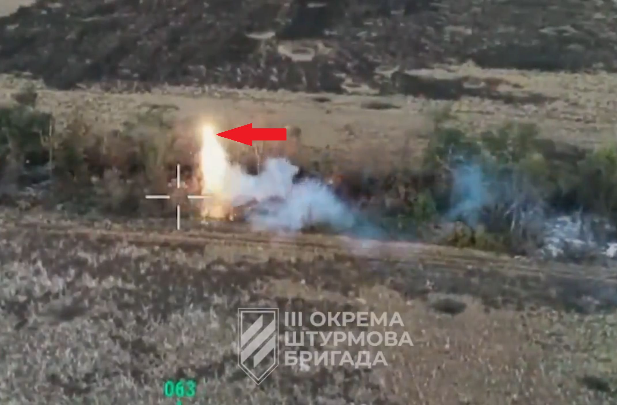 Ukraiński dron z ładunkiem termitu podczas nalotu na Rosjan.
