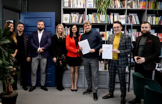 Janusz Palikot "tokenizuje" whisky we współpracy z Rahimem Blakiem. Zebrał milion zł od inwestorów