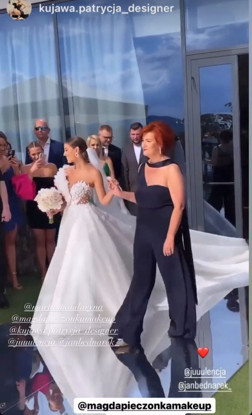 Julia Nowak w sukni ślubnej