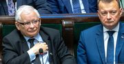 Kaczyński nie namaścił Błaszczaka na następcę. W PiS słychać "Łubu dubu, niech nam żyje prezes naszego klubu" [ANALIZA]