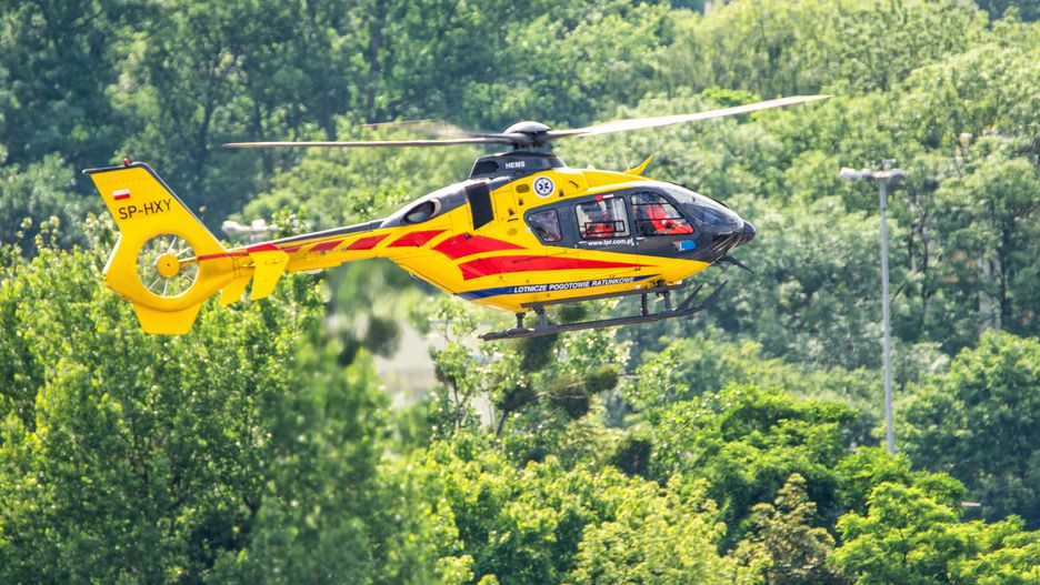 Tomasz Warszewski
lotnicze pogotowie ratunkowe, pogotowie, ratunek, lekarz, pomoc, wypadek, helikopter, miasto, szpital, lpr, ratownik, polska, kolizja, dramat, a