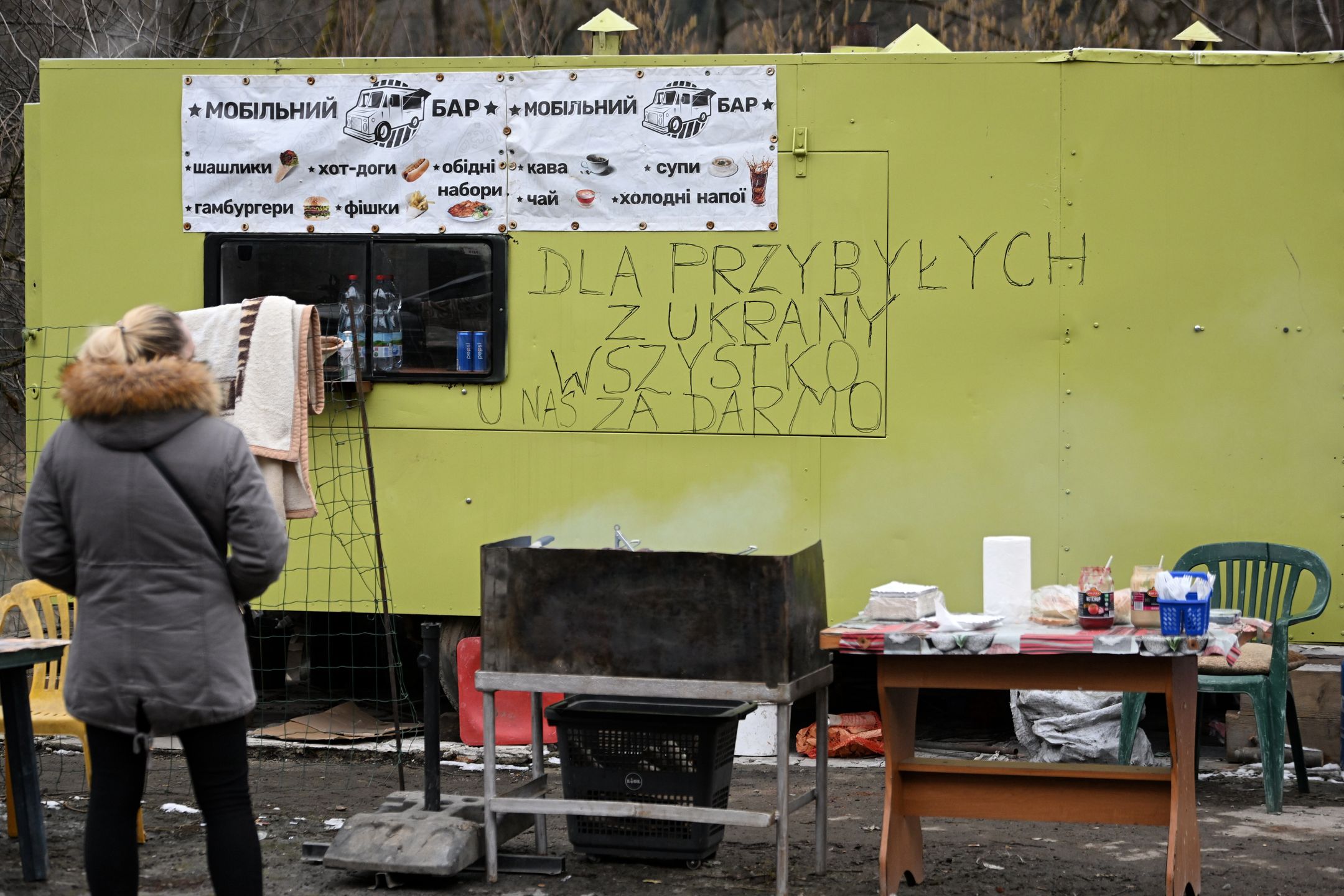Uchodźcy z Ukrainy na przejściu granicznym w Krościenku. 