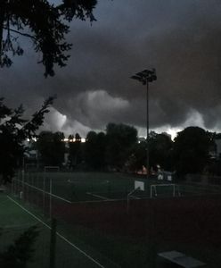 Warszawa. Poranna burza "wyłączyła światło" nad stolicą. Ostrzeżenia IMGW