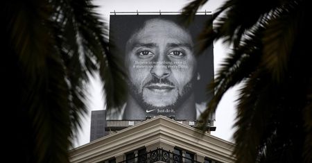 Kontrowersyjny sportowiec został twarzą Nike. Ku niezadowoleniu klientów i inwestorów