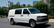 Chevy Express ma 25 lat i dalej świetnie się sprzedaje. Pod maską nowy silnik V8