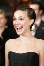 Natalie Portman już nie chce z rodzicami