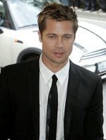Brad Pitt śpi w pracy