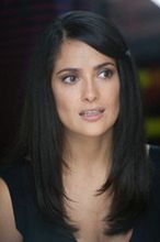 ''Everly'': Salma Hayek strzela [foto]