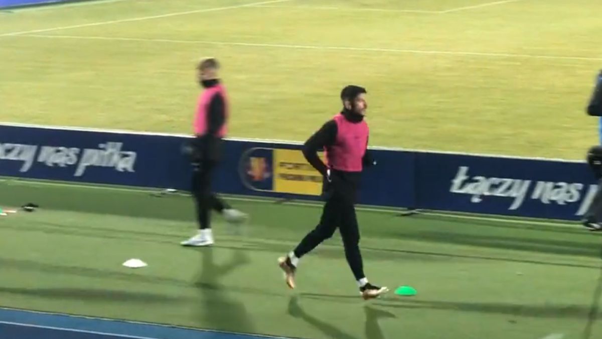 Twitter / Caye Quintana na rozgrzewce