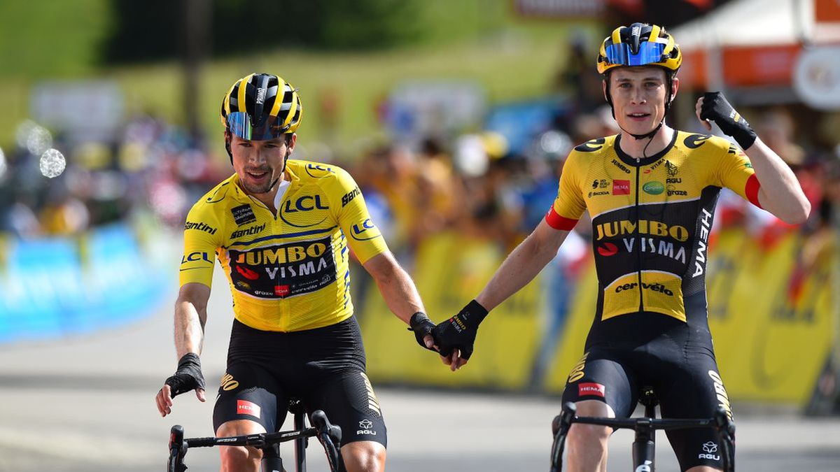 Primoz Roglic (z lewej) i Jonas Vingegaard (z prawej)